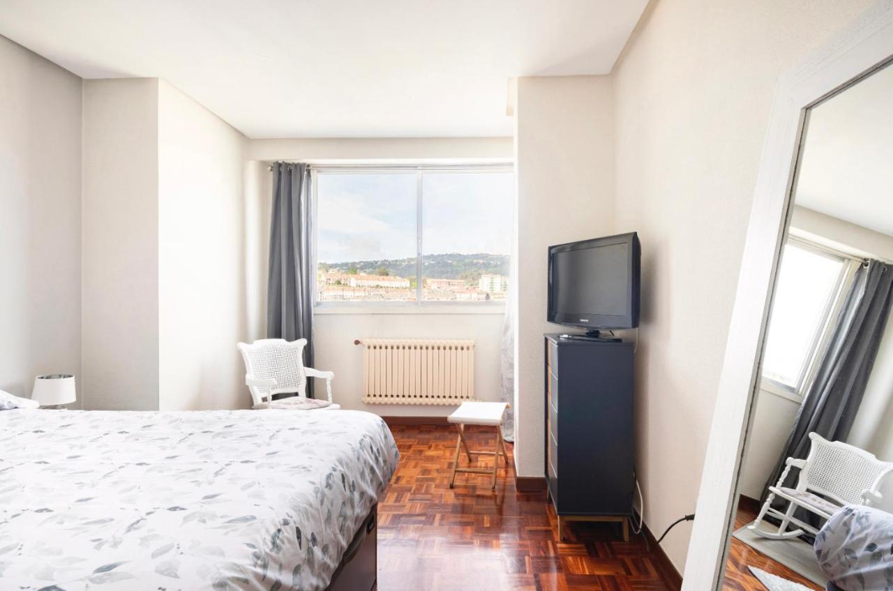 Apartamento En El Centro De Ourense Ngoại thất bức ảnh