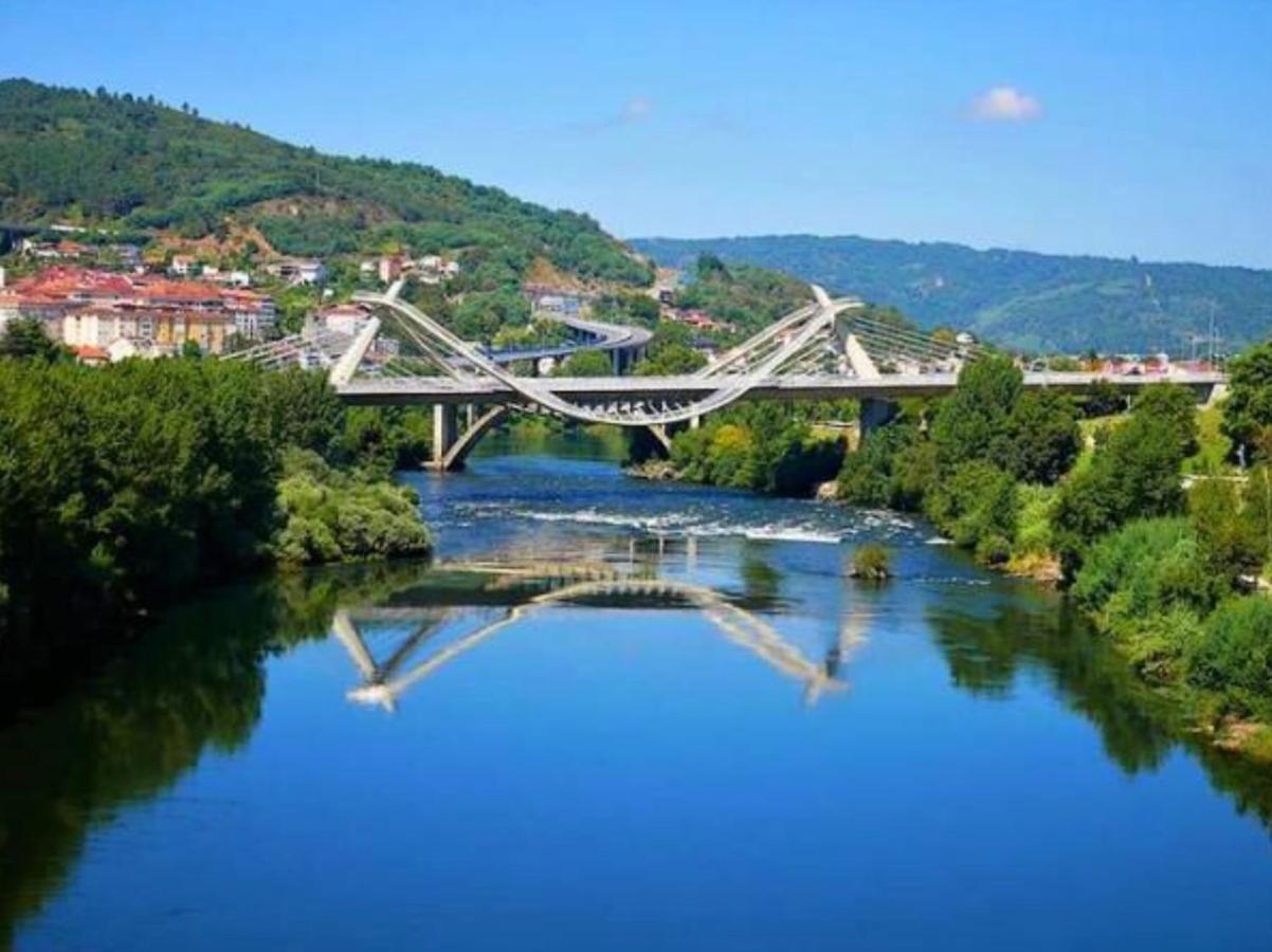 Apartamento En El Centro De Ourense Ngoại thất bức ảnh